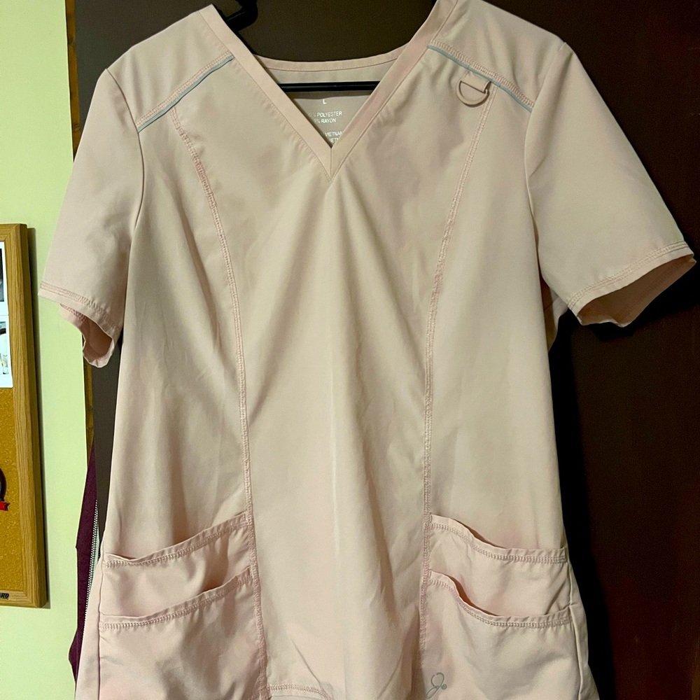 Jaanuu Scrub Set